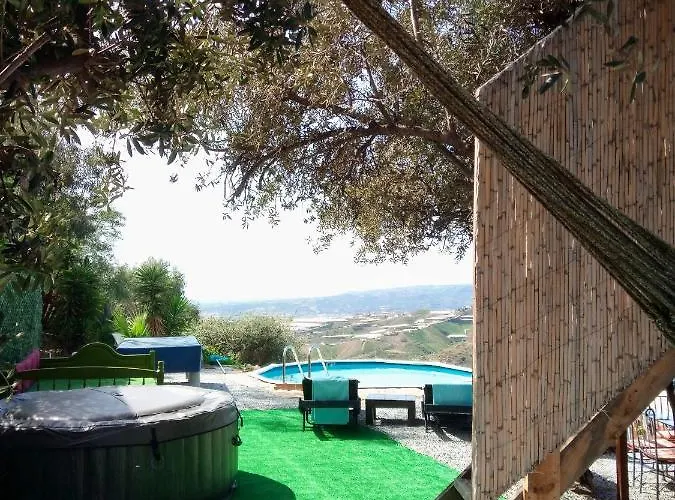 Treehouse ,casa Arbol, With Domek alpejski Algarrobo